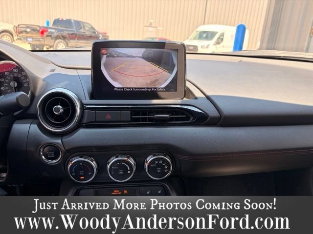 Used 2019 MAZDA MX-5 Miata Grand Touring w/ GT-S Package RWD image 16