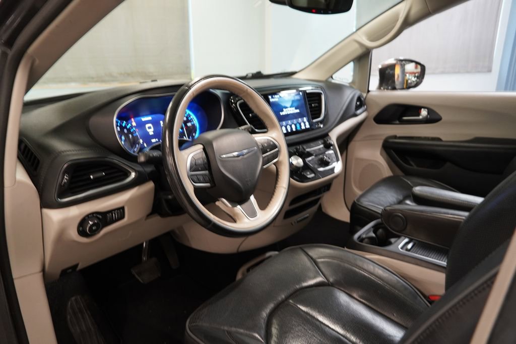 Used 2020 Chrysler Pacifica Limited FWD image 7