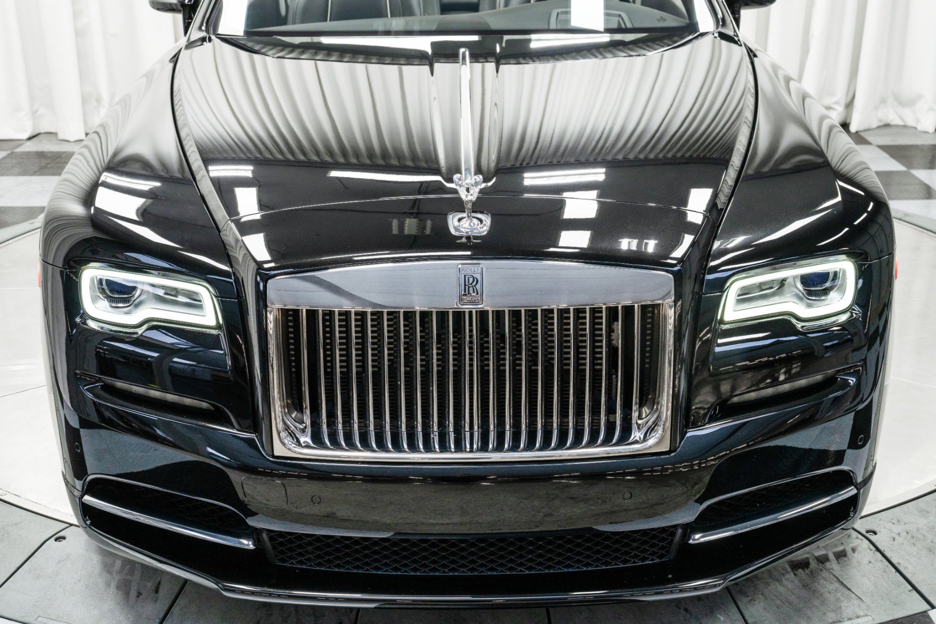 Used 2017 Rolls-Royce Dawn image 26