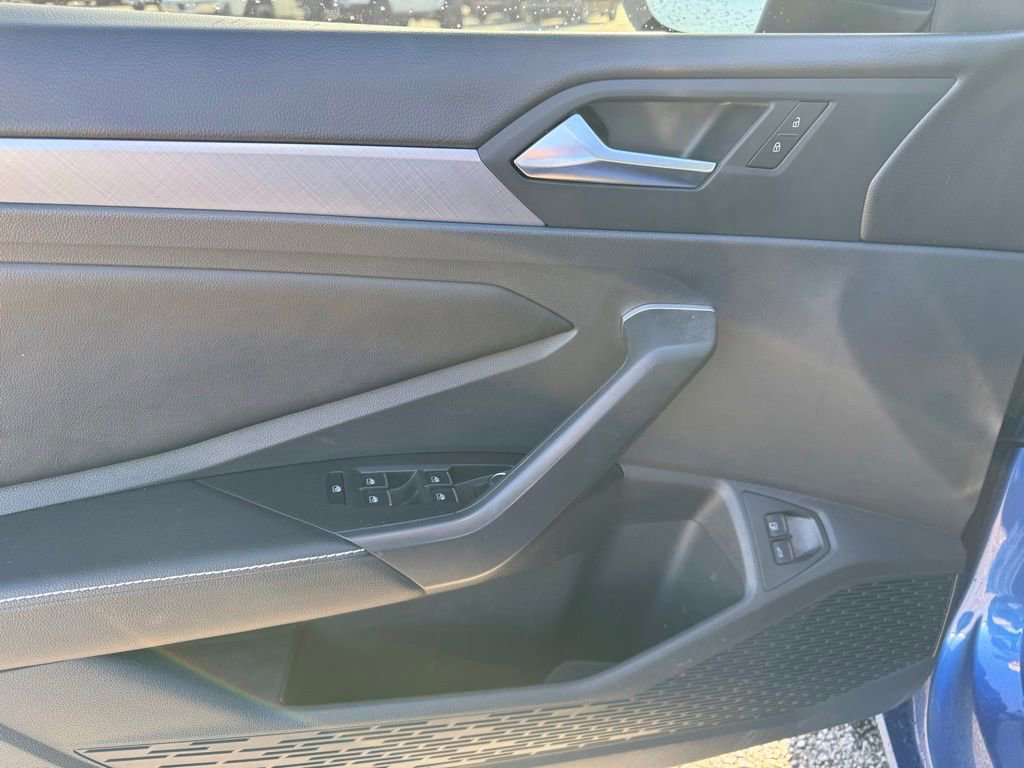 Used 2023 Volkswagen Jetta SE image 10