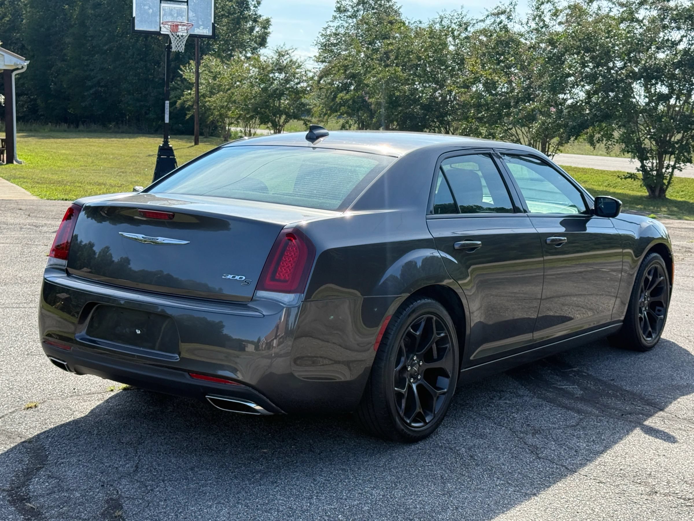 Used 2020 Chrysler 300 S RWD image 5