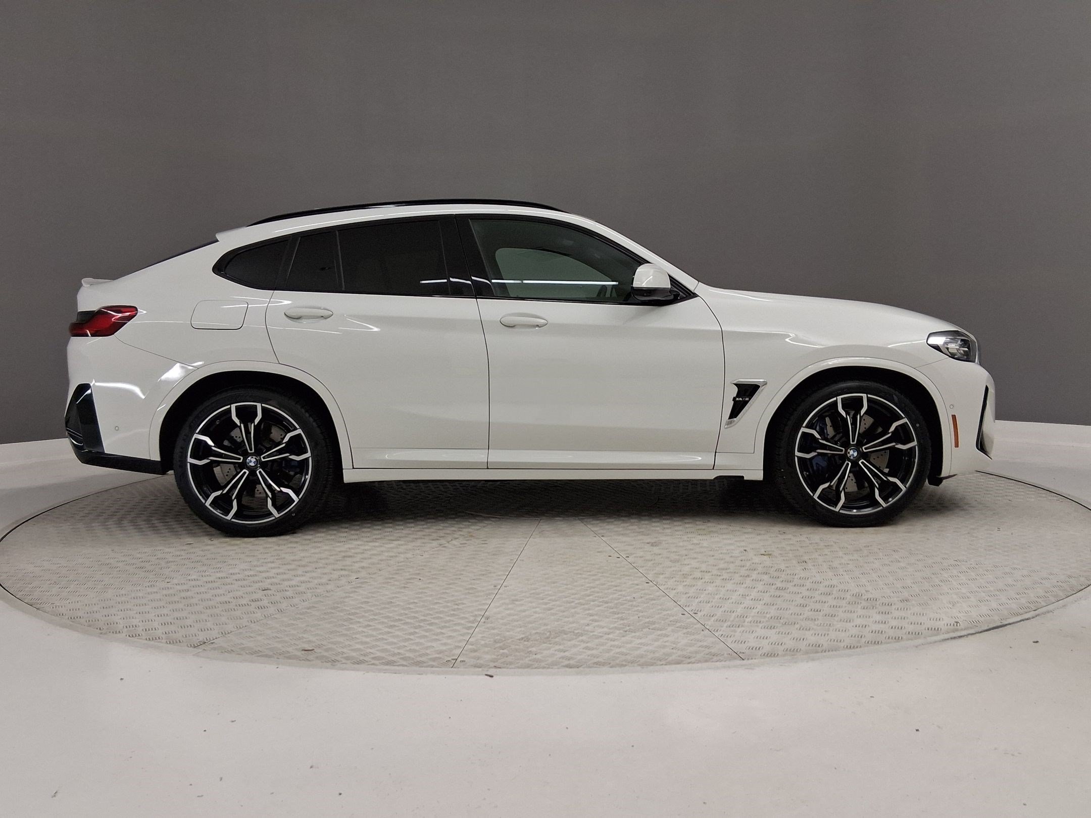 Used 2024 BMW X4 M w/ Executive Package AWD/4WD image 6