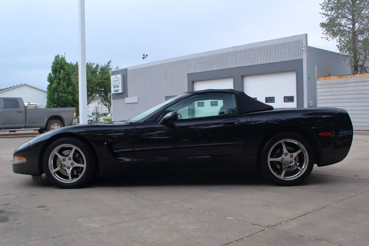 Used 2002 Chevrolet Corvette Convertible w/ Preferred Equipment Group2 RWD image 22