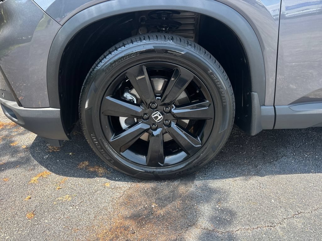 Used 2025 Honda Pilot Black Edition image 32
