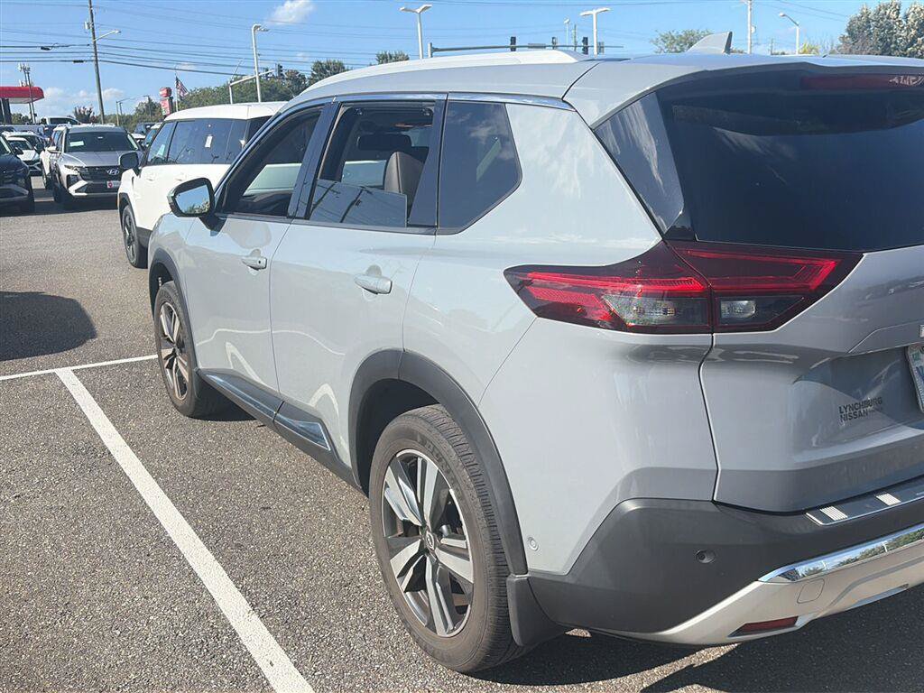 Used 2023 Nissan Rogue Platinum w/ Platinum Premium Package AWD/4WD image 3