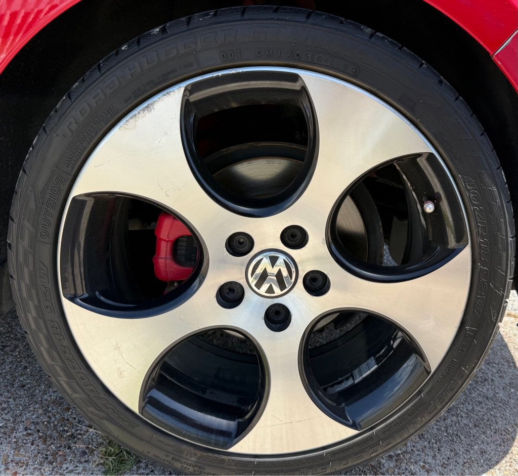 Used 2011 Volkswagen Golf 2-Door FWD image 25