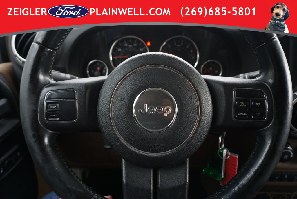 Used 2011 Jeep Wrangler Unlimited Sahara w/ Dual Top Group AWD/4WD image 14