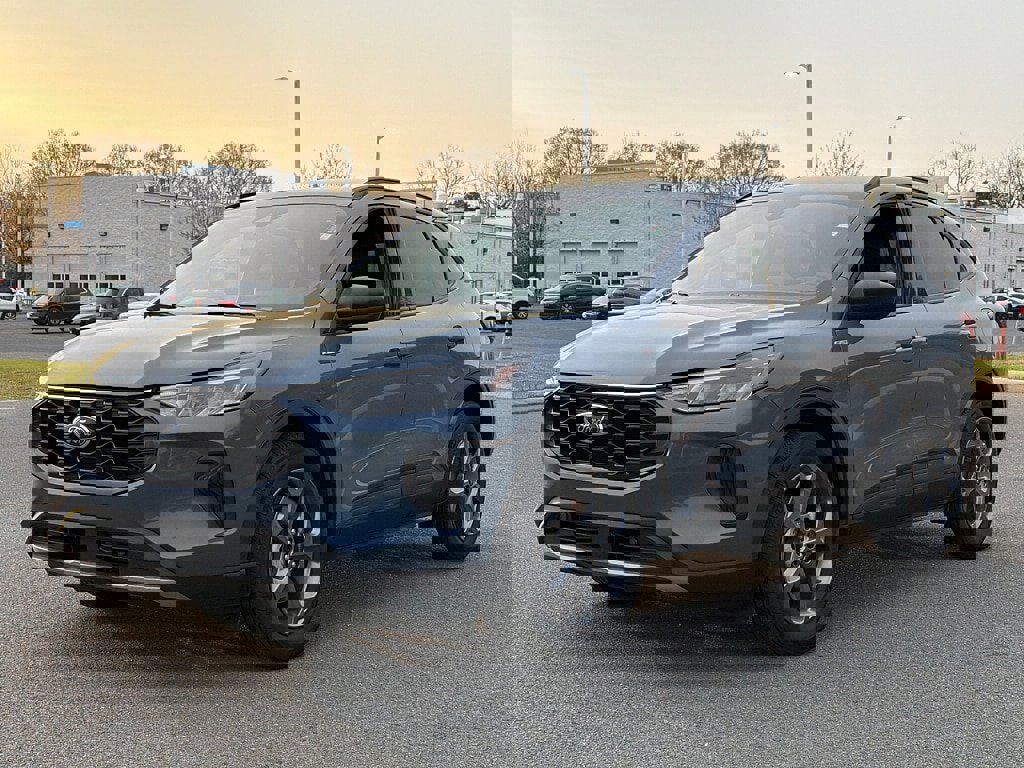 Used 2025 Ford Escape ST-Line FWD image 5