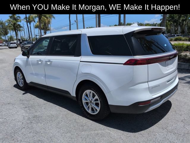 Used 2023 Kia Carnival LX FWD image 9