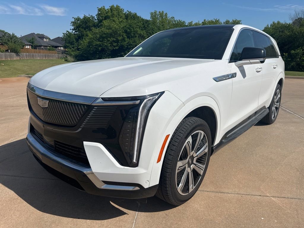 Used 2025 Cadillac Escalade IQ Luxury 2 w/ LPO, Premium Carpet Package AWD/4WD image 1