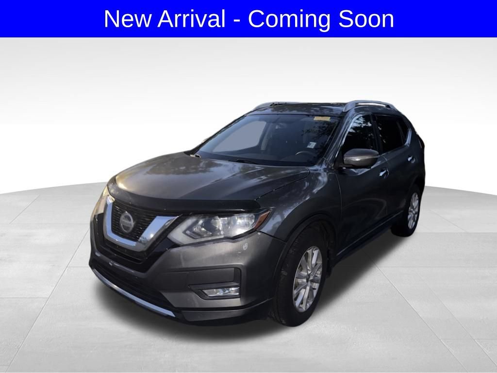 Used 2018 Nissan Rogue SV w/ Premium Package FWD image 2