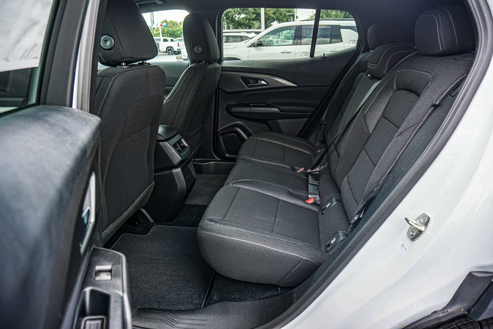 New 2026 Chevrolet Equinox EV LT FWD image 17