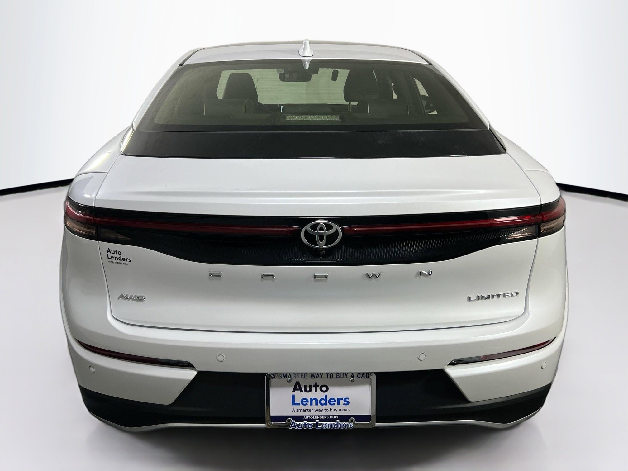 Used 2023 Toyota Crown Limited image 6