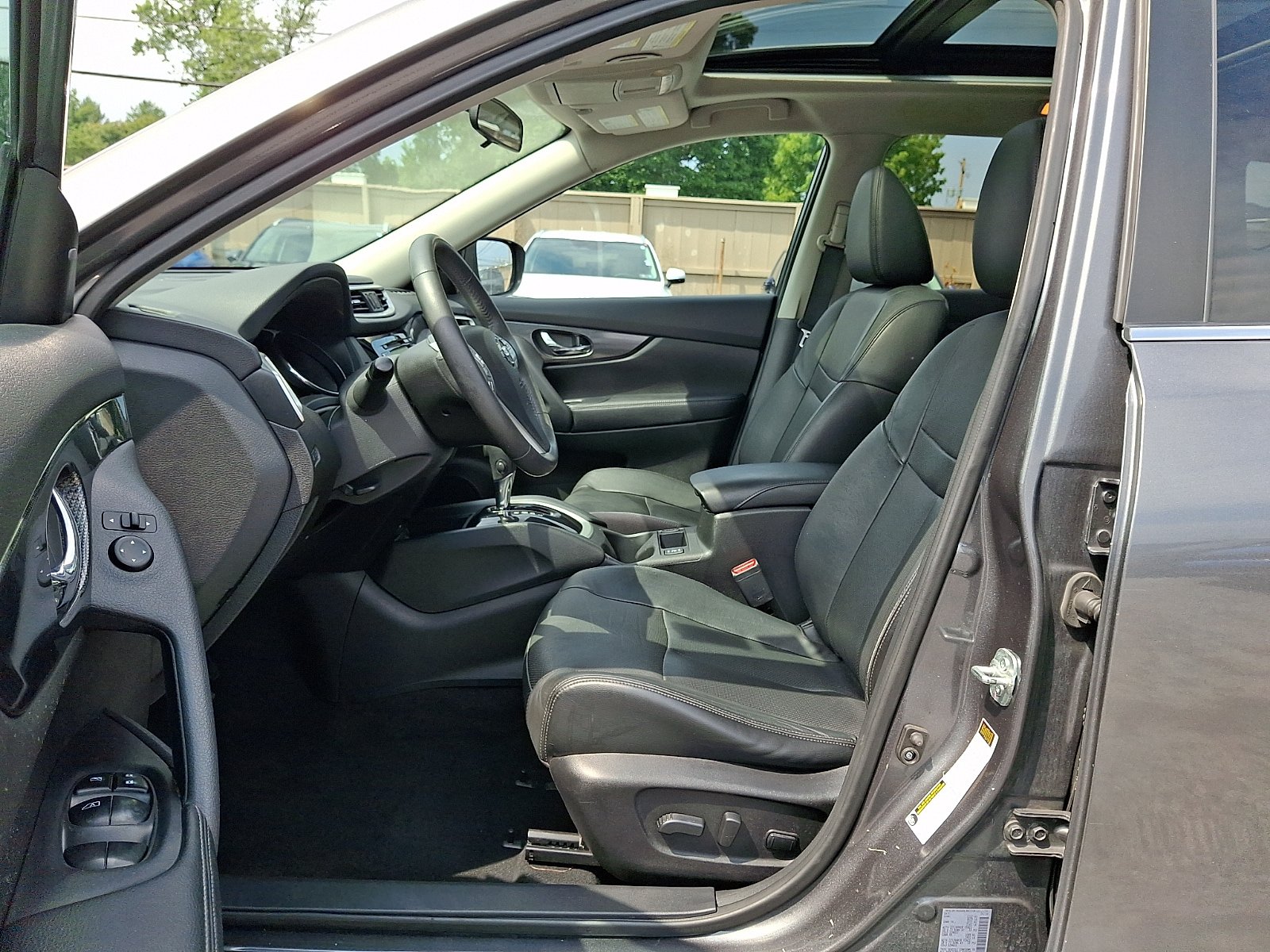 Used 2014 Nissan Rogue SL w/ SL Premium Package AWD/4WD image 14