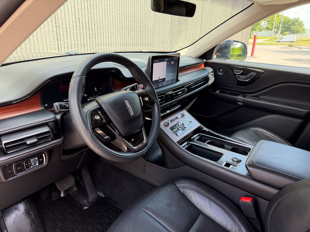 Used 2023 Lincoln Aviator Reserve w/ Elements Package Plus AWD/4WD image 10