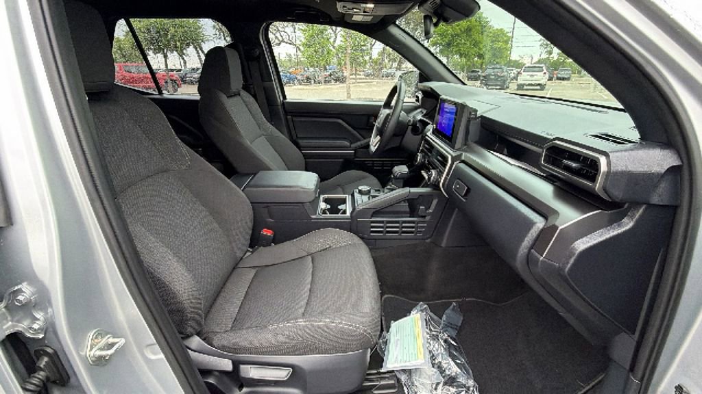 Used 2025 Toyota 4Runner SR5 image 39