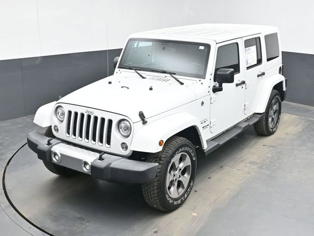 Used 2017 Jeep Wrangler Unlimited Sahara w/ Connectivity Group AWD/4WD image 15