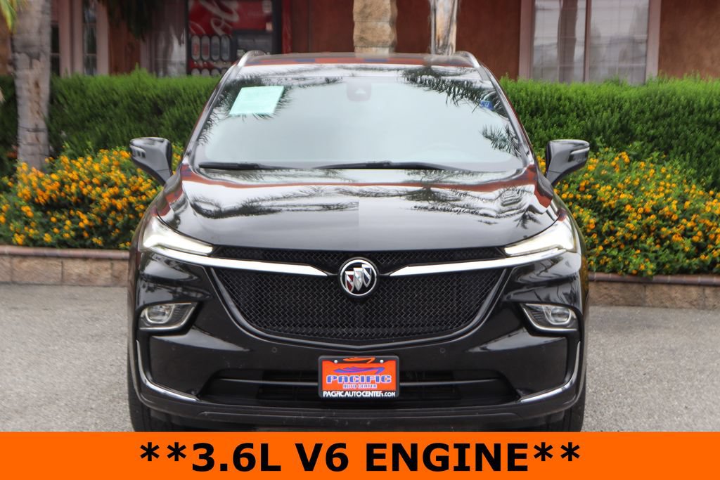 Used 2024 Buick Enclave Essence w/ Sport Touring Edition FWD image 3