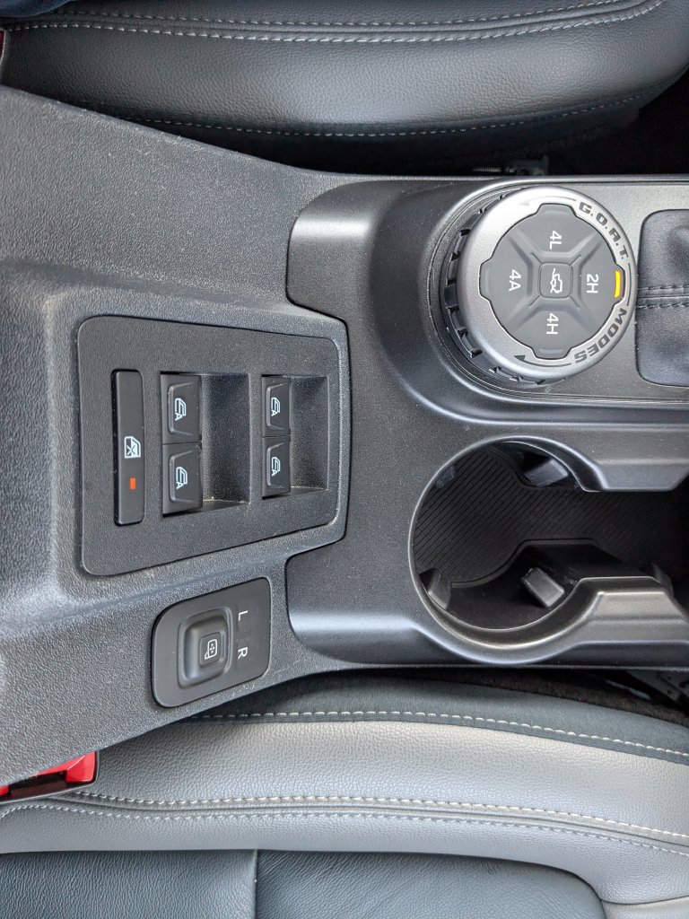 Used 2023 Ford Bronco Outer Banks w/ Sasquatch Package AWD/4WD image 17