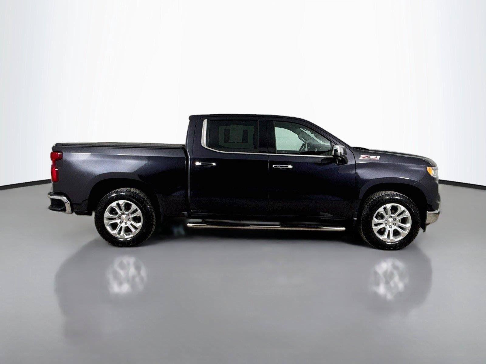 Used 2024 Chevrolet Silverado 1500 LTZ w/ LTZ Premium Package AWD/4WD image 14