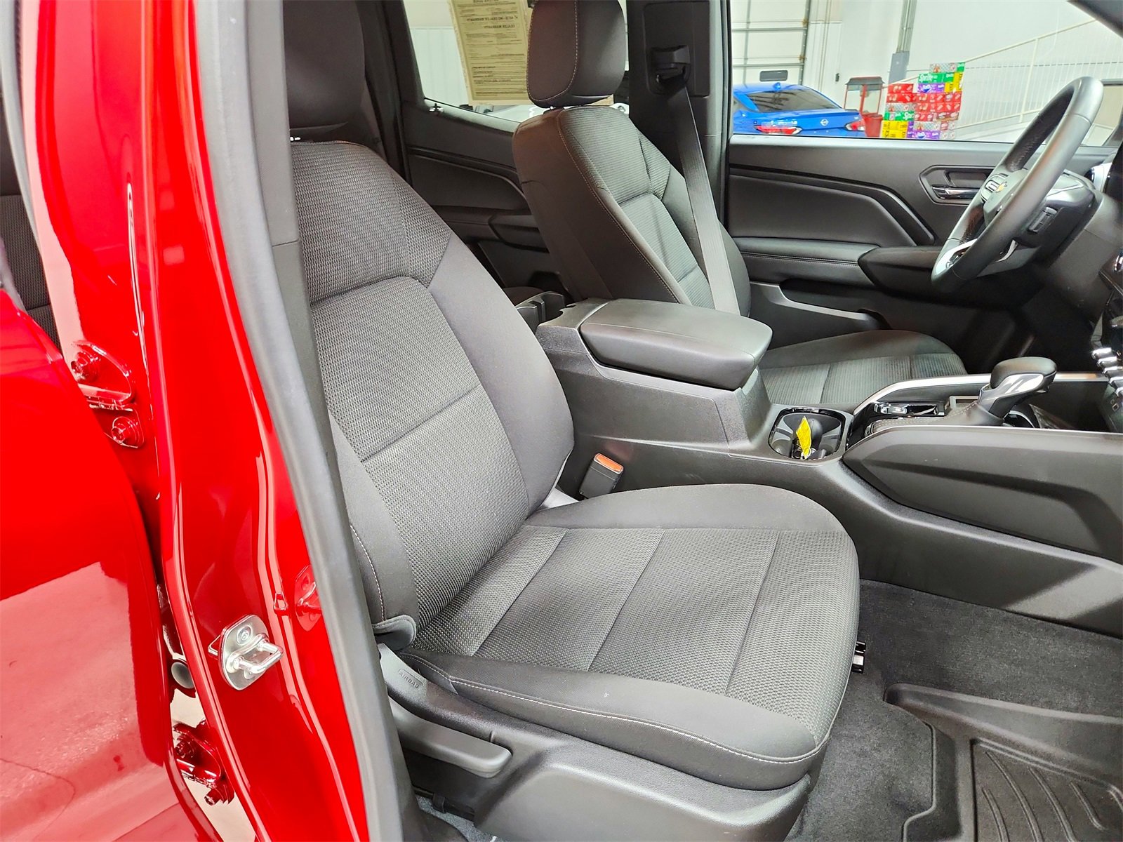 Used 2024 Chevrolet Colorado LT w/ LT Convenience Package II image 37