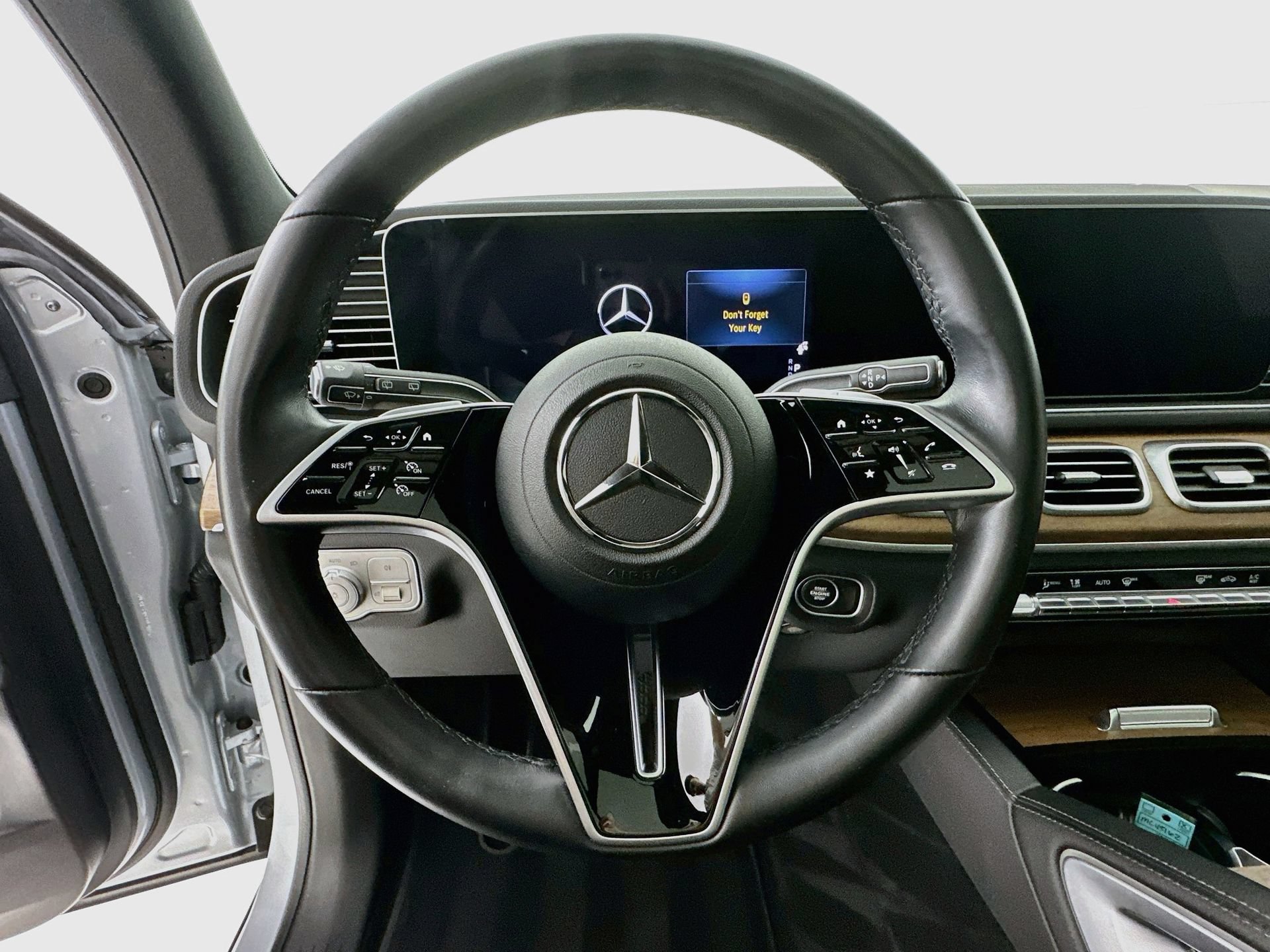 Certified 2025 Mercedes-Benz GLE 450e 4MATIC image 12