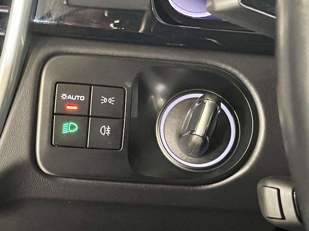 Certified 2023 Porsche Cayenne Turbo AWD/4WD image 39