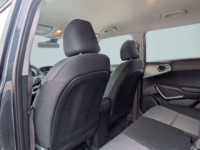 Used 2025 Kia Soul LX w/ LX Technology Package image 23