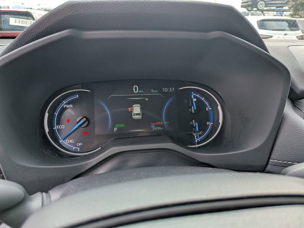 Used 2025 Toyota RAV4 XLE image 15