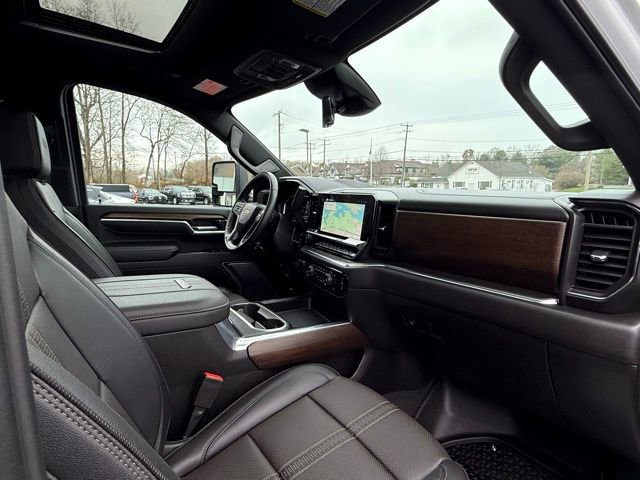 Used 2025 Chevrolet Silverado 2500 High Country w/ Technology Package image 15