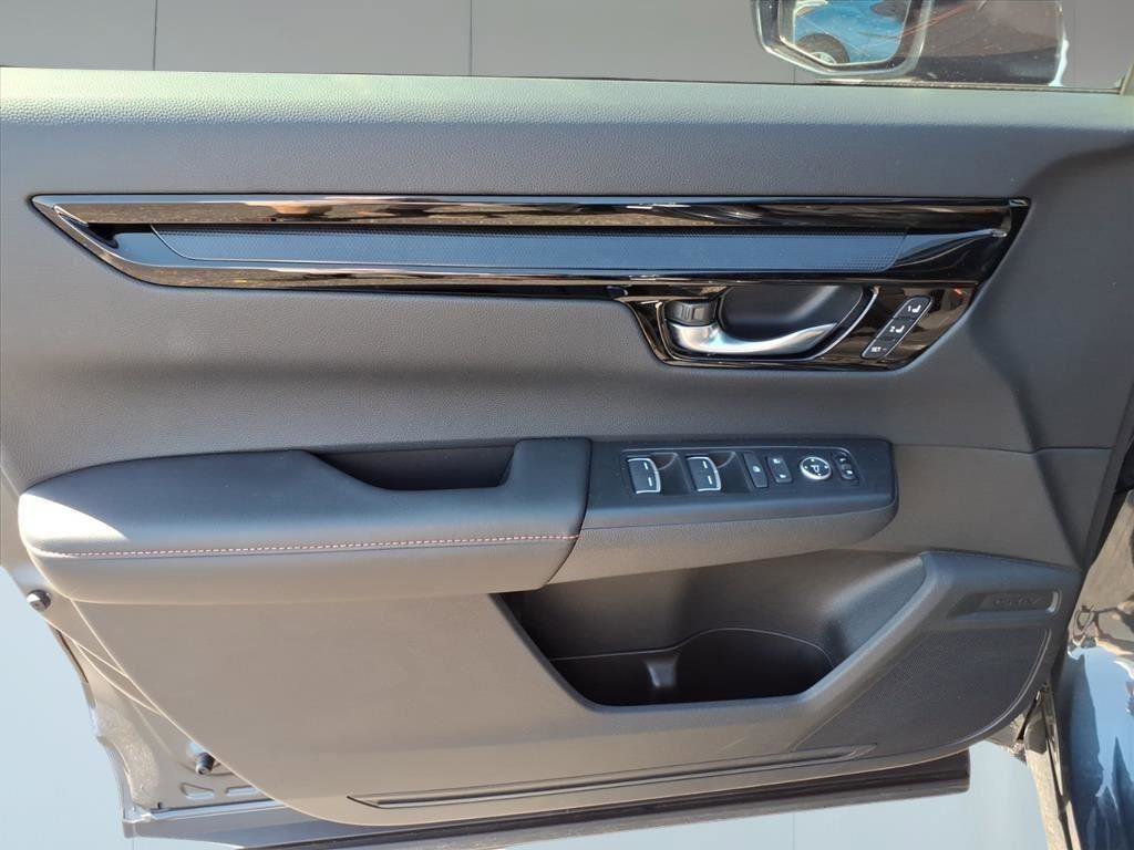 Used 2025 Honda CR-V Sport Touring image 16