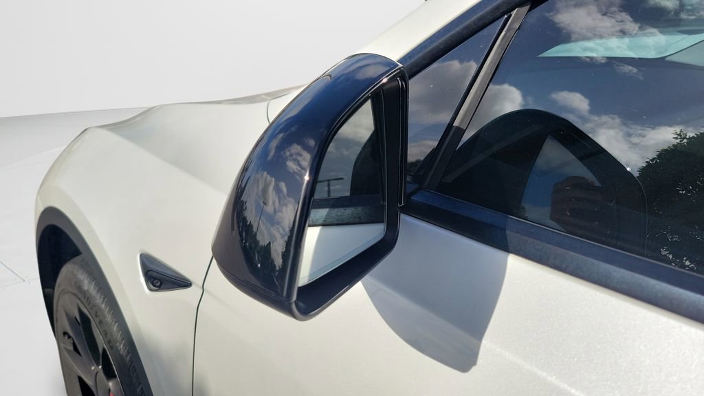 Used 2021 Tesla Model Y Long Range image 4