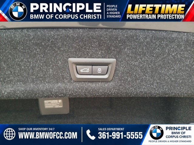 New 2026 BMW 330i Sedan w/ M Sport Package RWD image 11