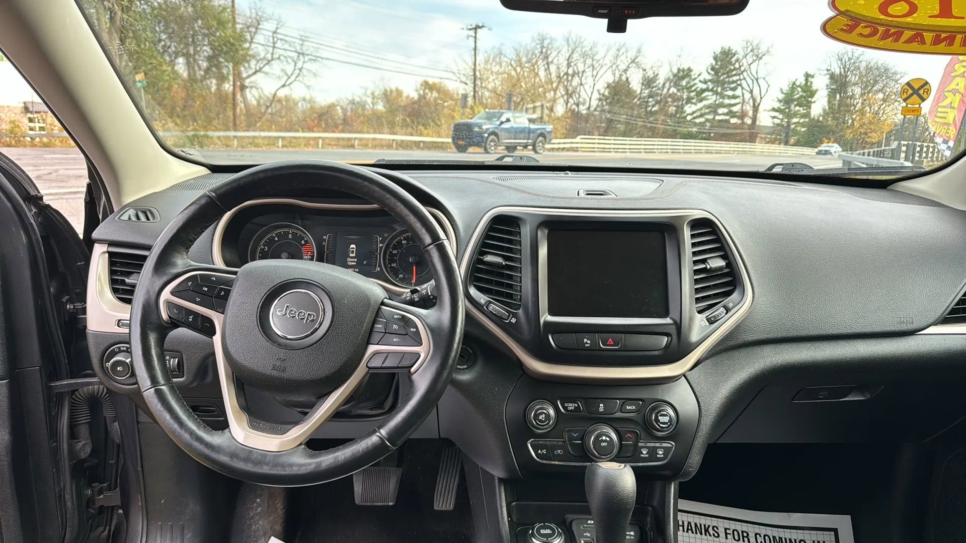 Used 2018 Jeep Cherokee Latitude AWD/4WD image 6