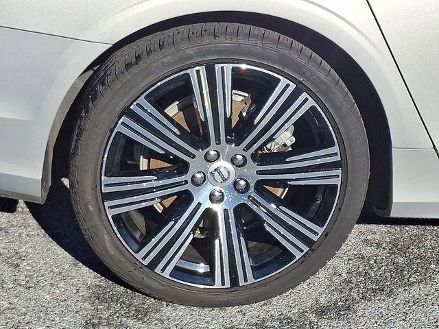 Used 2023 Volvo S90 B6 Plus image 8