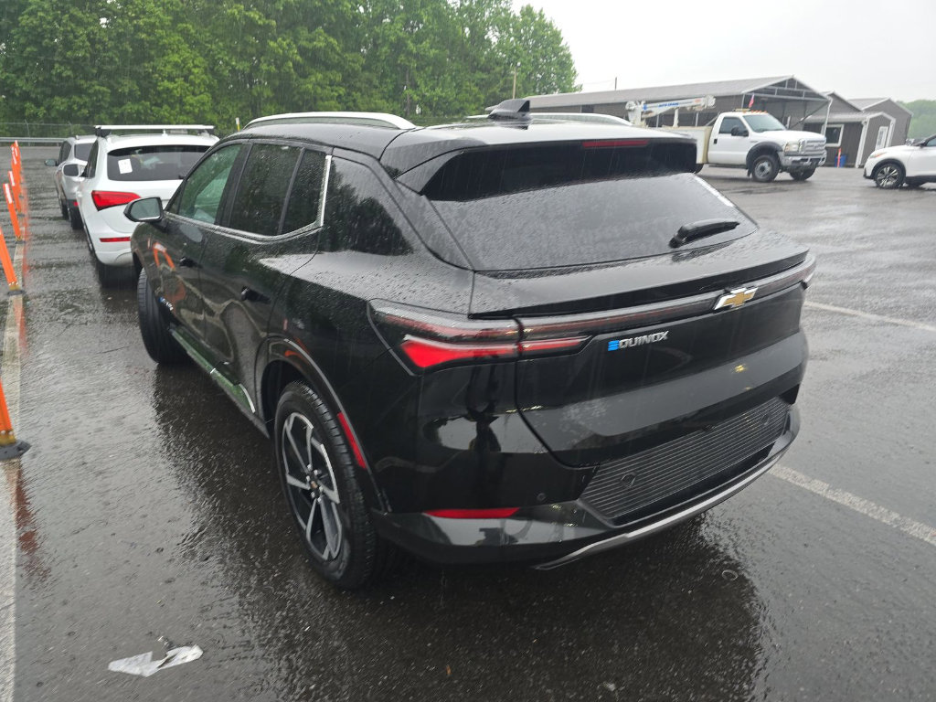 Used 2025 Chevrolet Equinox EV LT w/ Convenience Package FWD image 4