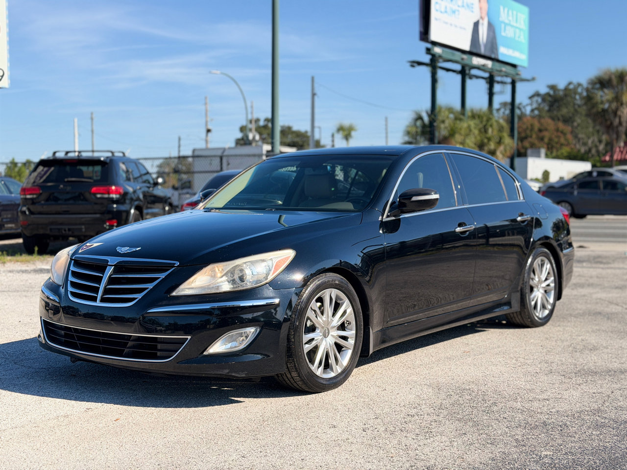Used 2013 Hyundai Genesis 3.8 w/ Premium Pkg image 1