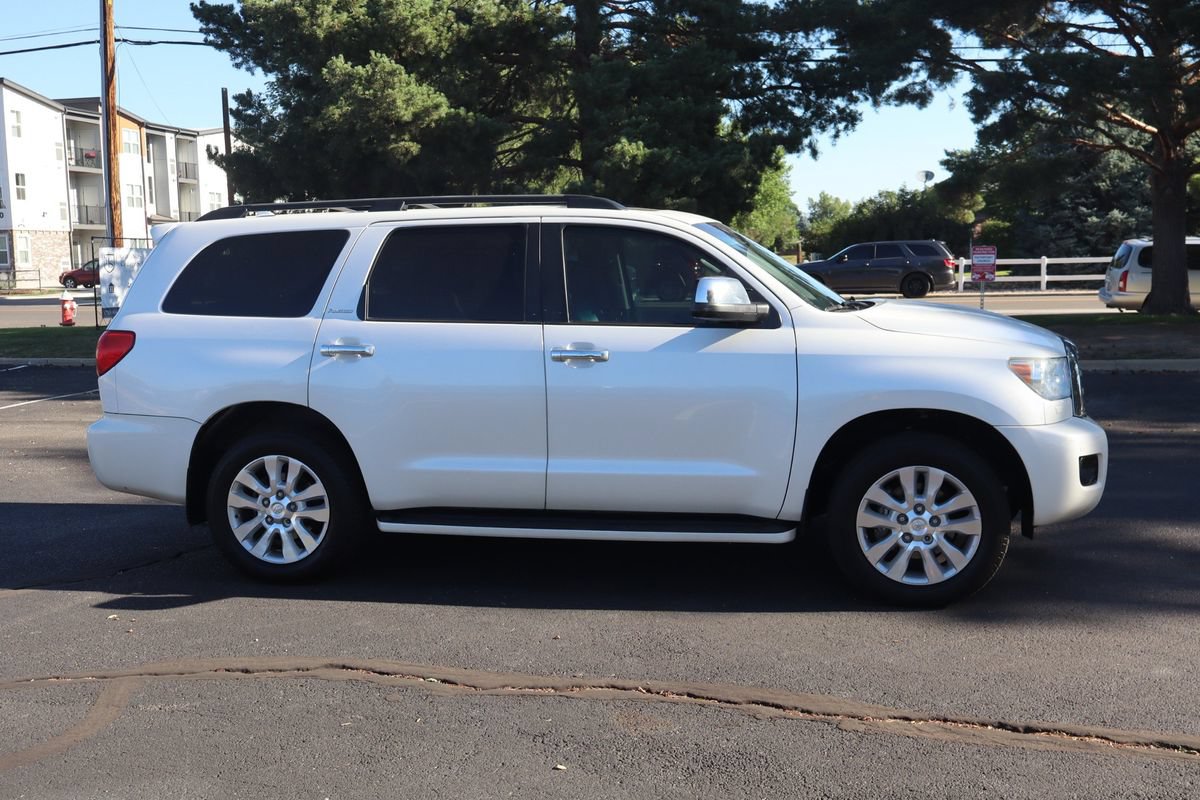 Used 2016 Toyota Sequoia Platinum AWD/4WD image 3