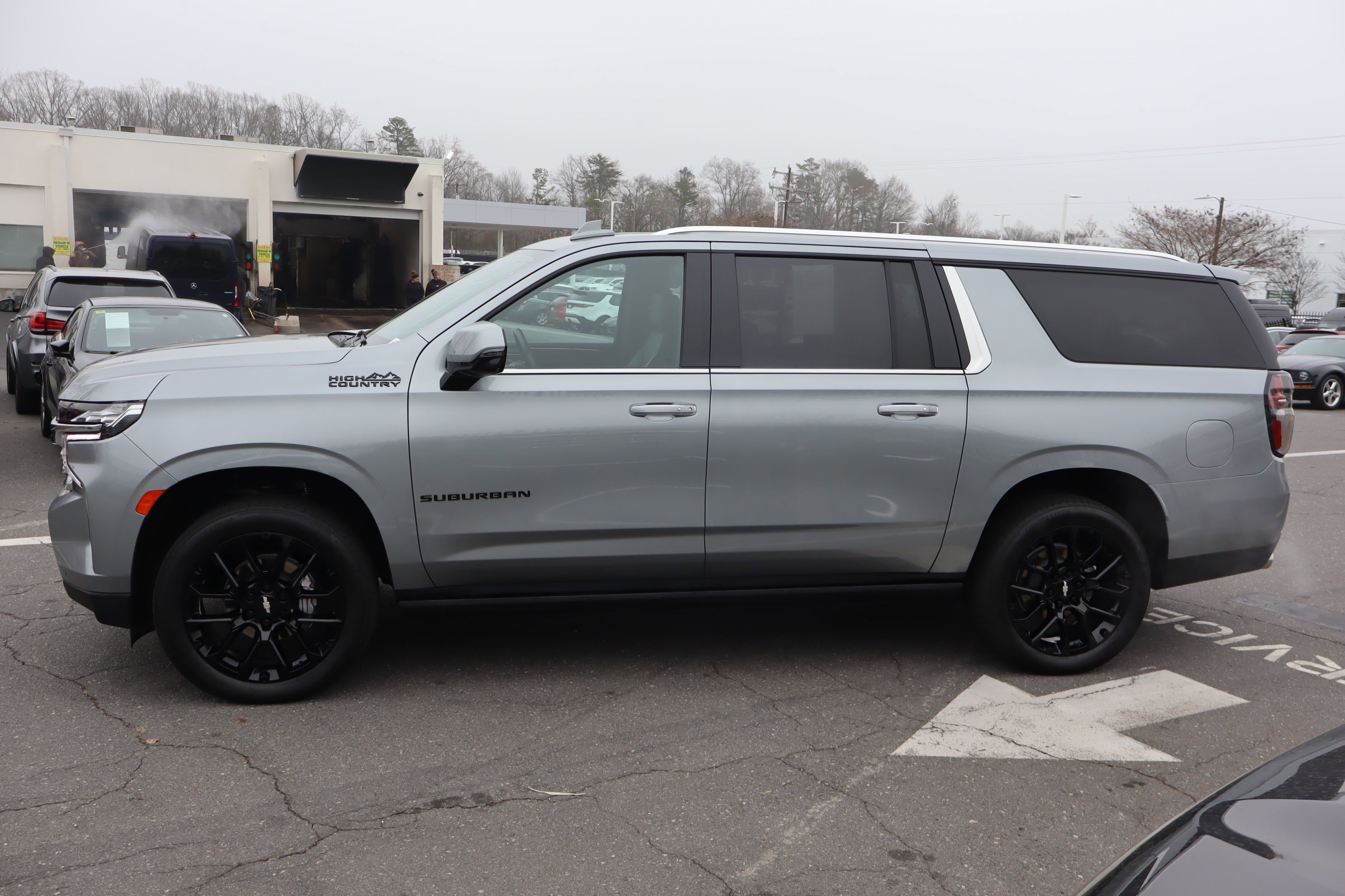 Certified 2024 Chevrolet Suburban High Country image 7