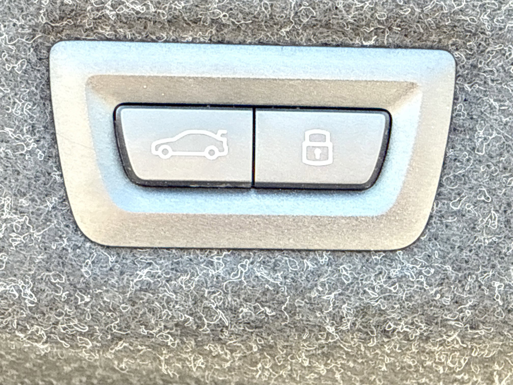 Used 2025 BMW M5 w/ Executive Package image 12