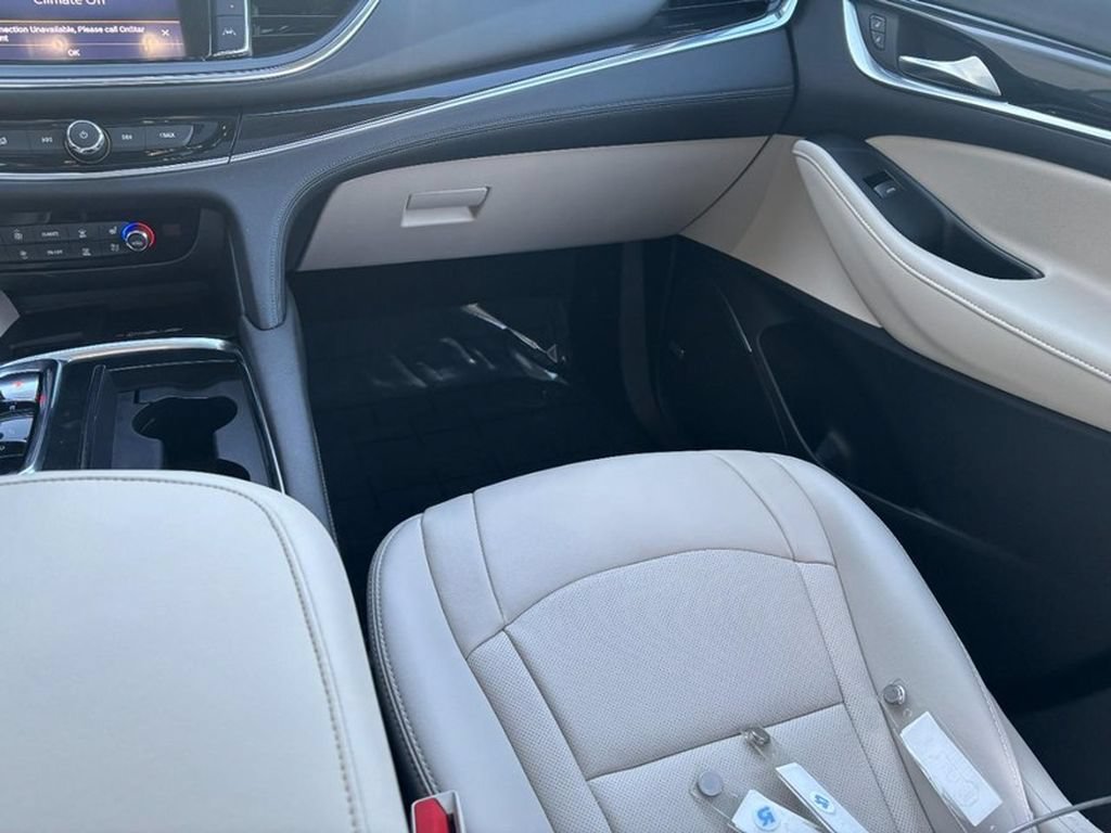 Used 2022 Buick Enclave Premium w/ Experience Buick Package FWD image 17