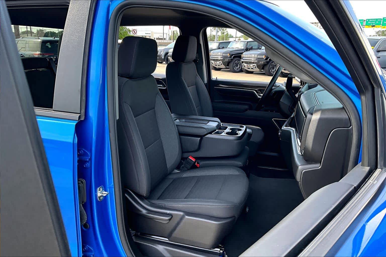 Used 2025 Chevrolet Silverado 1500 LT AWD/4WD image 9
