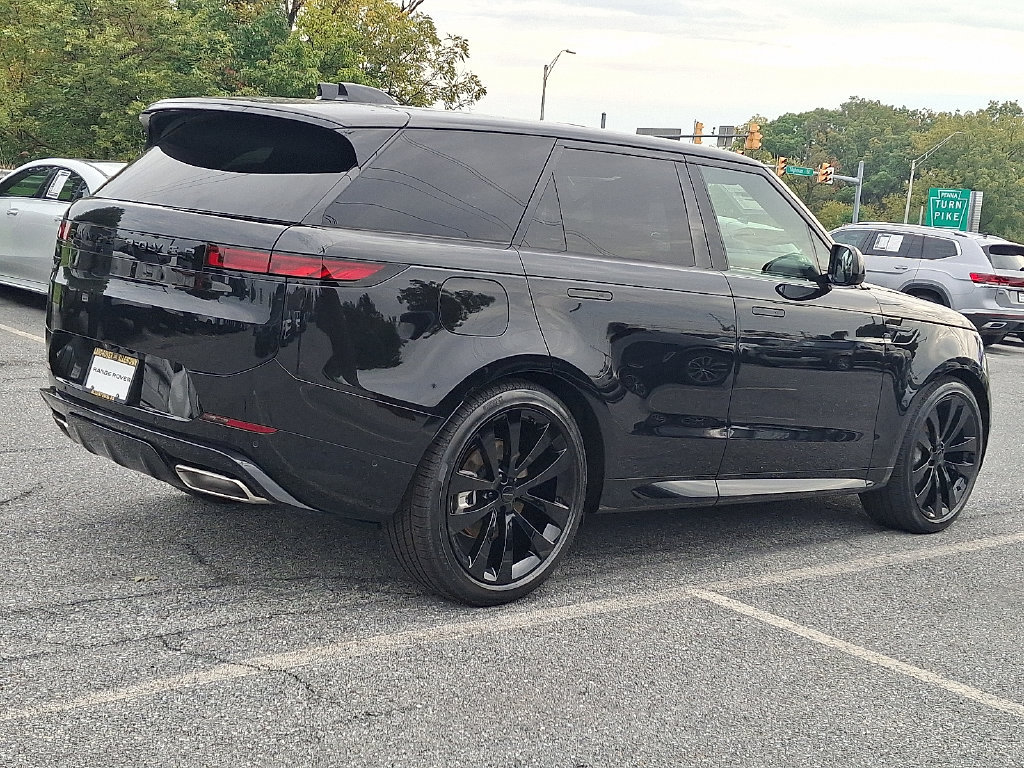 New 2027 Land Rover Range Rover Sport Dynamic SE AWD/4WD image 3