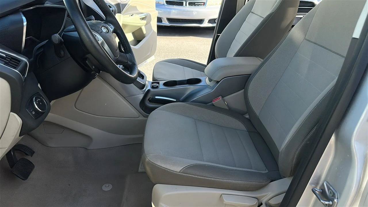 Used 2013 Ford C-MAX SE FWD image 25