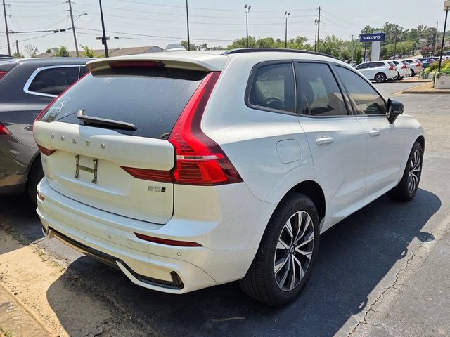 Used 2024 Volvo XC60 B5 Core AWD/4WD image 4