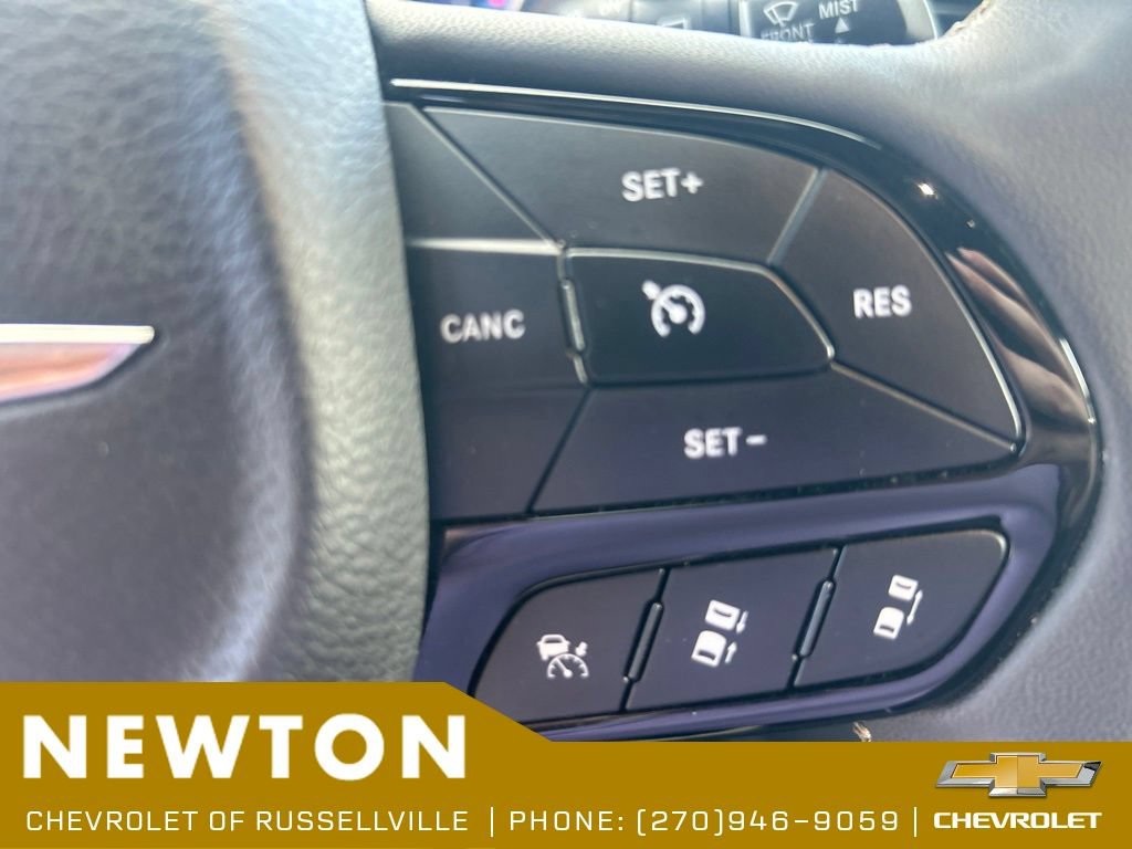 Used 2025 Chrysler Pacifica Limited FWD image 15