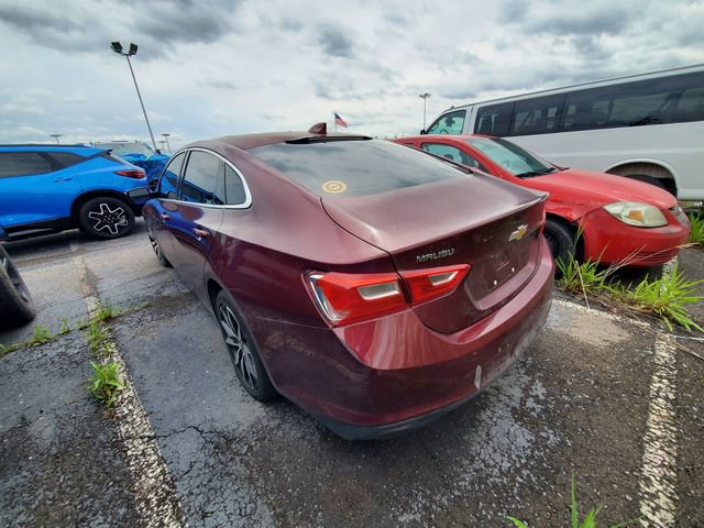 Used 2016 Chevrolet Malibu LT w/ Leather Package FWD image 3