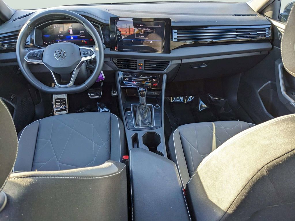 Certified 2025 Volkswagen Jetta Sport image 10