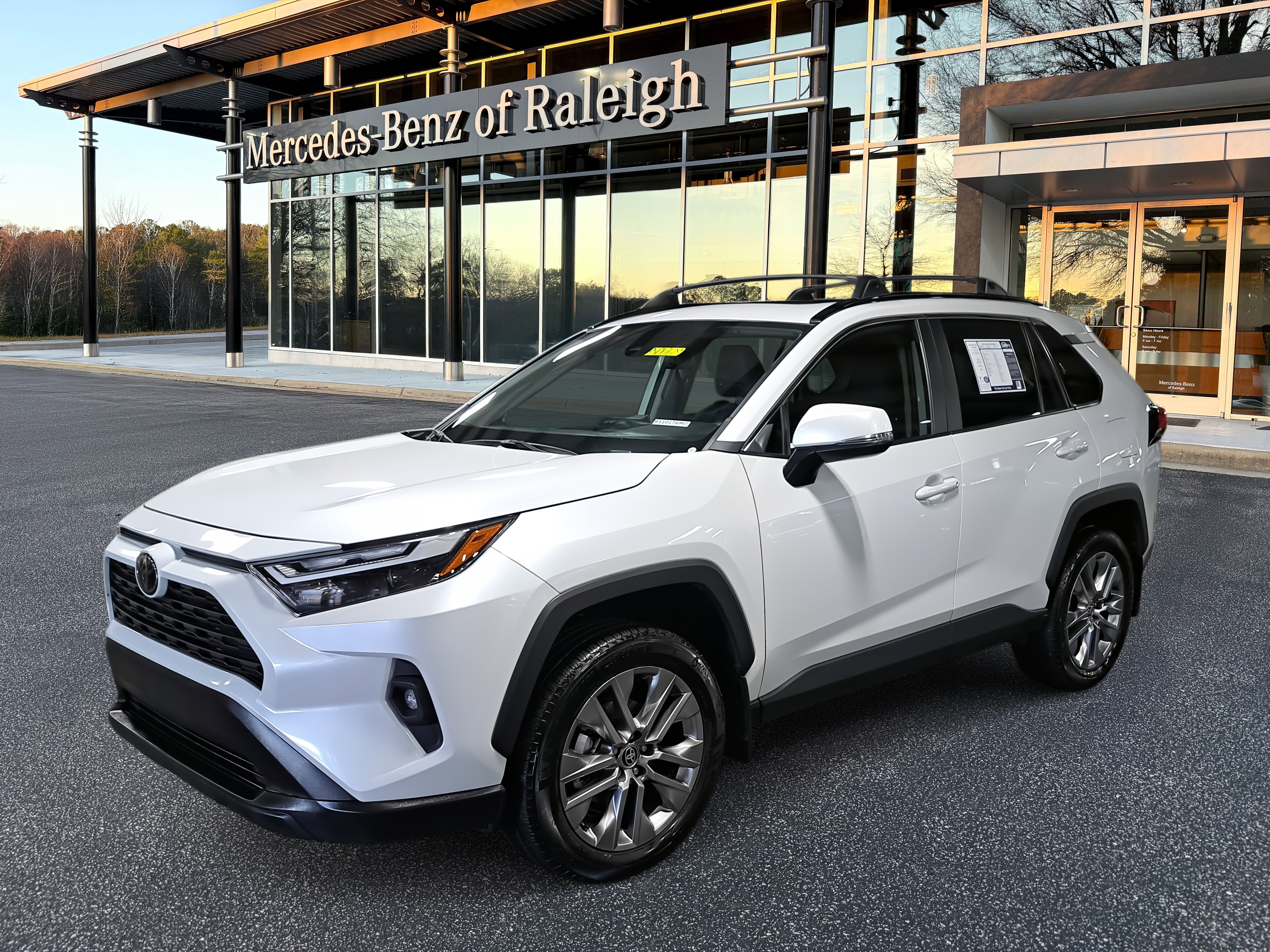 Used 2025 Toyota RAV4 XLE Premium image 1