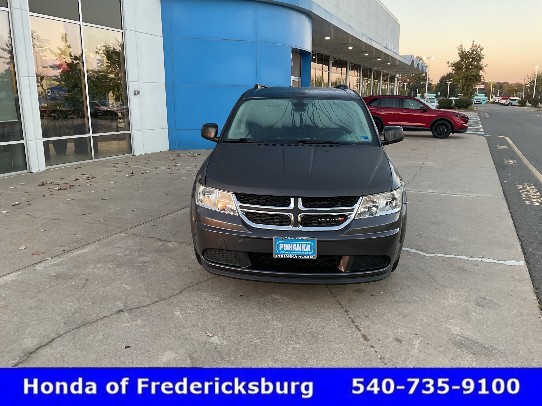 Used 2018 Dodge Journey SE FWD image 9